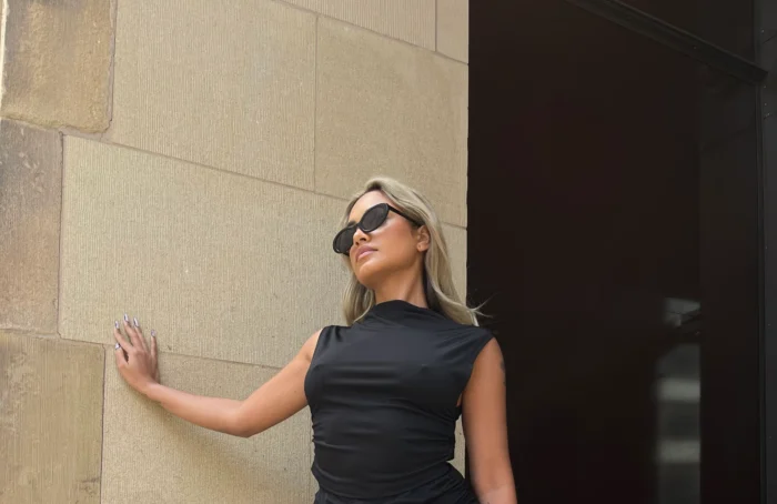 CROP TOP SMANICATO NERO Glamorous