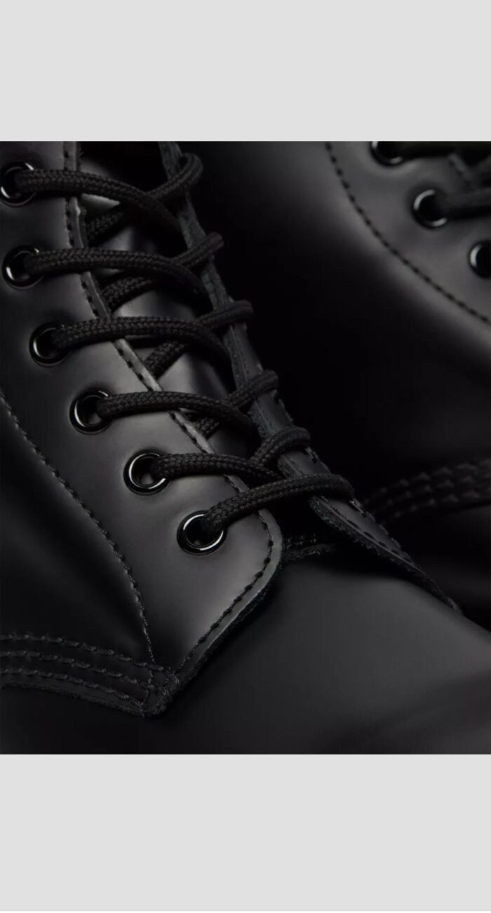 ANFIBIO NERO CLASSIC 1460 SMOOTH BLACK Dr. Martens