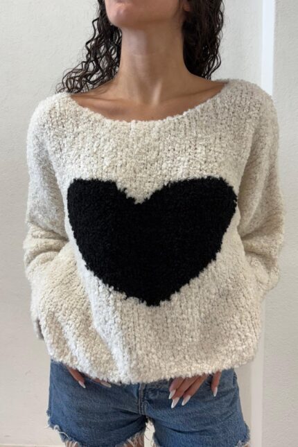 MAGLIA PULL LATTE CUORE NERO Denny Rose