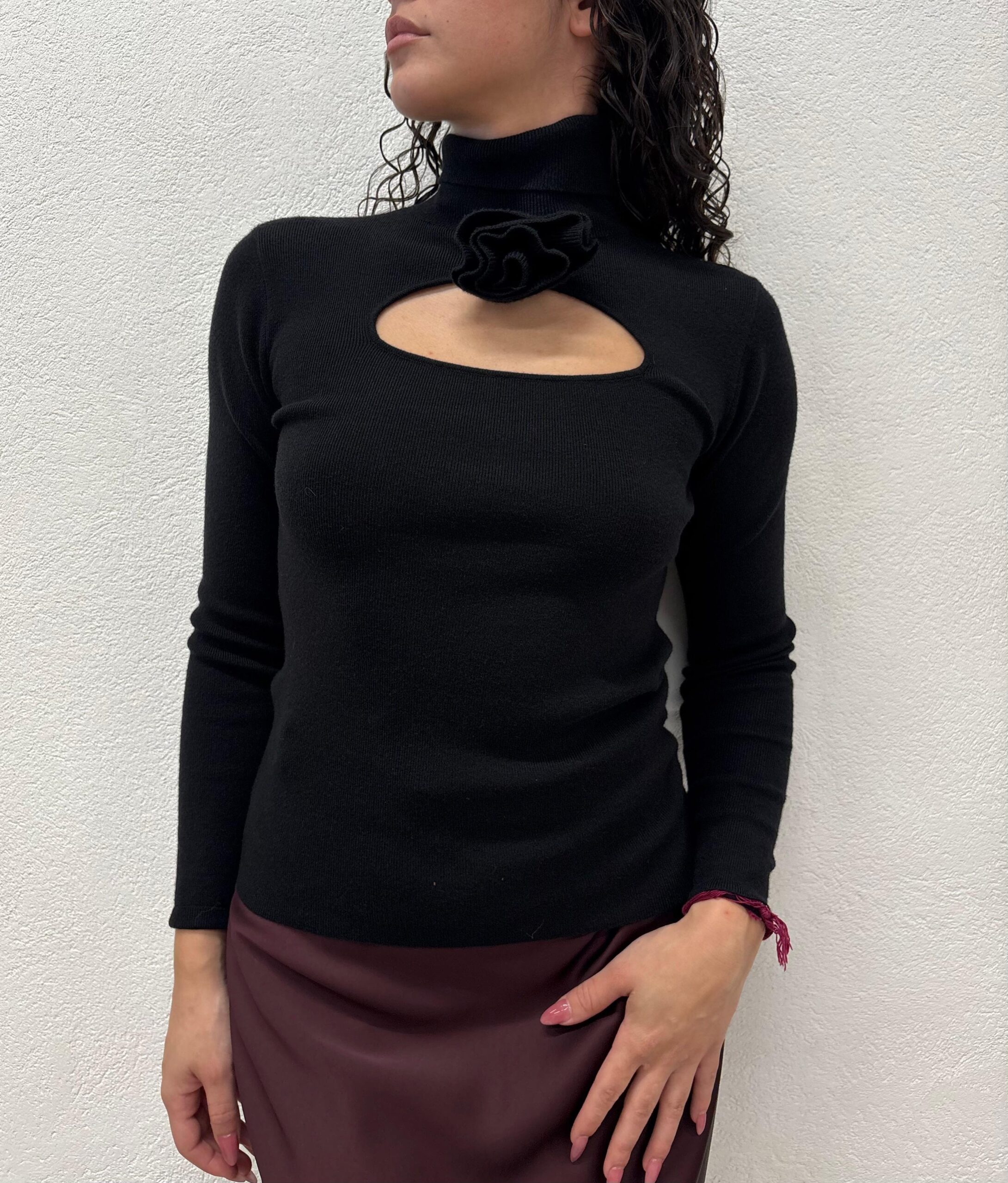 MAGLIA NERA CUT OUT No Secrets MAGLIA NERA CUT OUT No Secrets