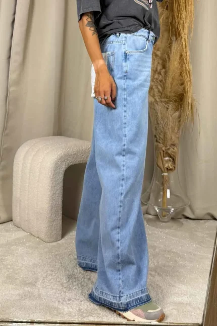 JEANS FLARE LAVAGGIO CHIARO Haveone