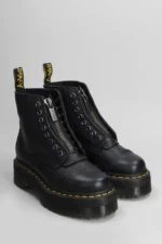 ANFIBIO SINCLAIR IN PELLE MARTELLATA Dr Martens