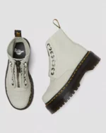 ANFIBIO SINCLAIR IN PELLE MARTELLATA PANNA Dr Martens2
