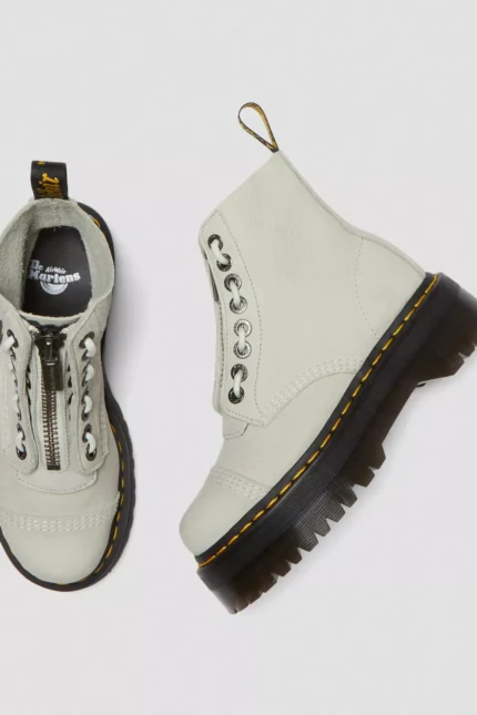 ANFIBIO SINCLAIR IN PELLE MARTELLATA PANNA Dr Martens2