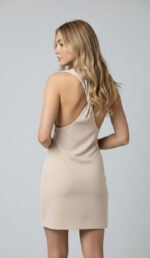 ABITO CORTO AVORIO KNOT SHANA DRESS Aniye By Abito corto a tubino smanicato con particolare nodo sulla schiena e dettaglio color argento.